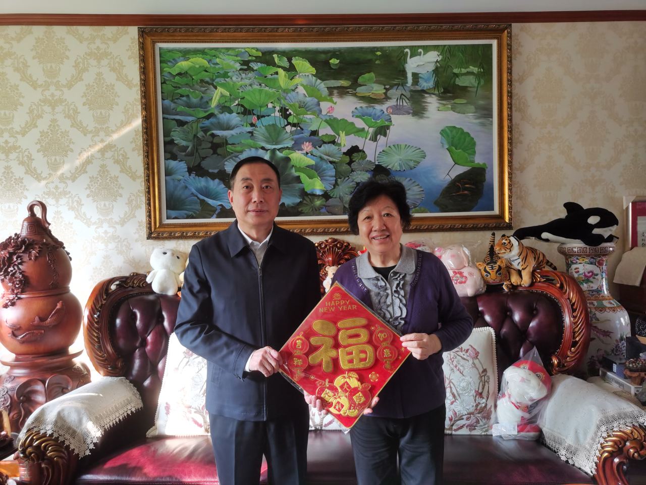 1783640983596.jpg 李登新看望北京市侨联原主席李昭玲.jpg